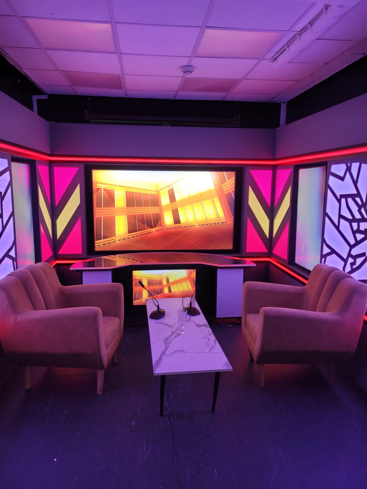 הרומנטיקה לפני השידור